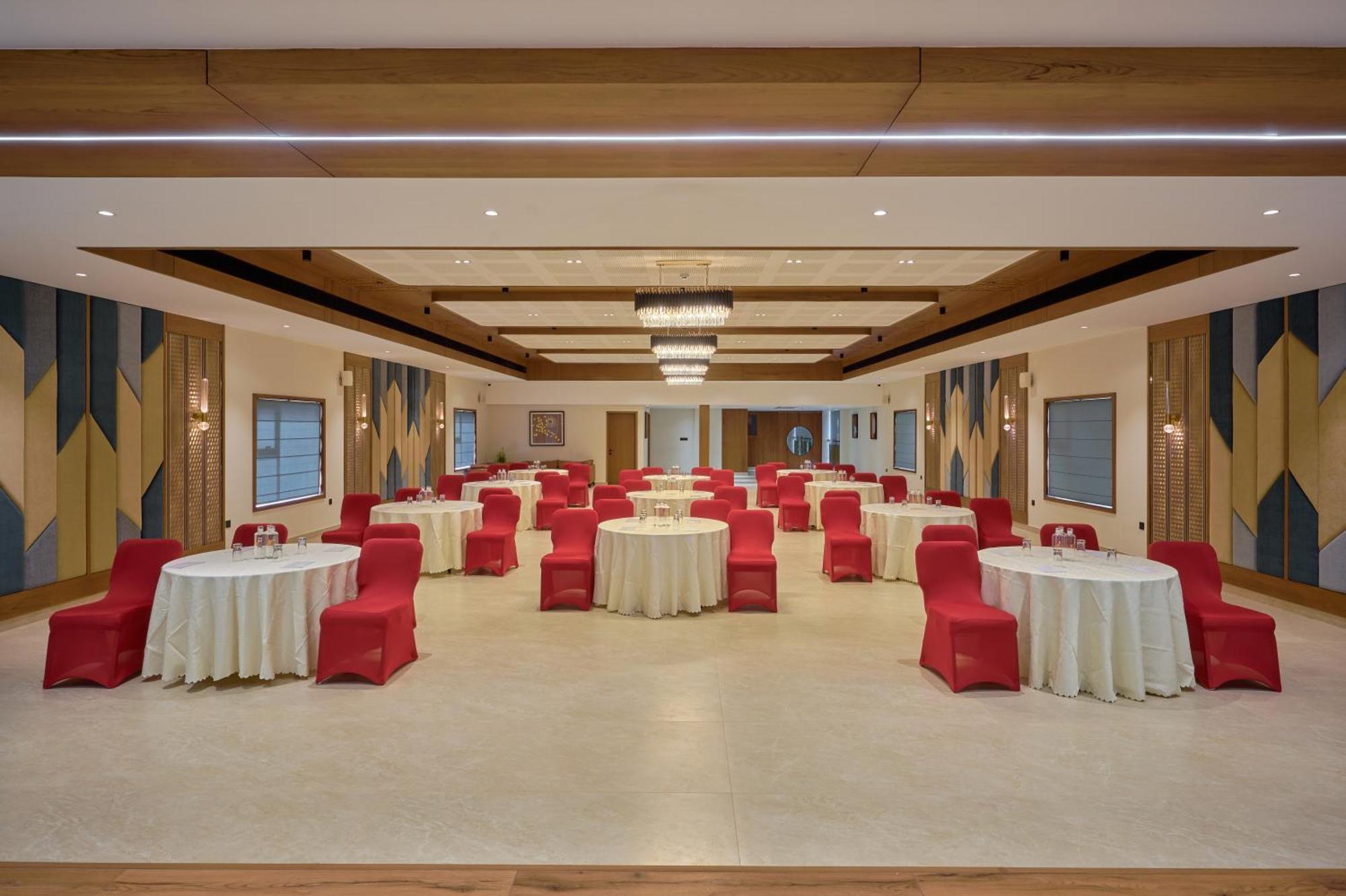 Kowju Airport Hotel Calicut Kondotty Exteriör bild